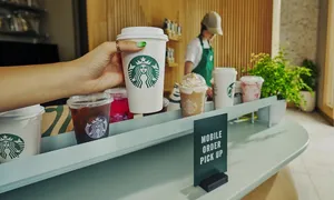 Starbucks phải dùng bút và giấy vì mã độc tống tiền