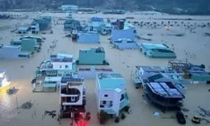 Mưa lũ nhấn chìm Quy Nhơn, Nha Trang